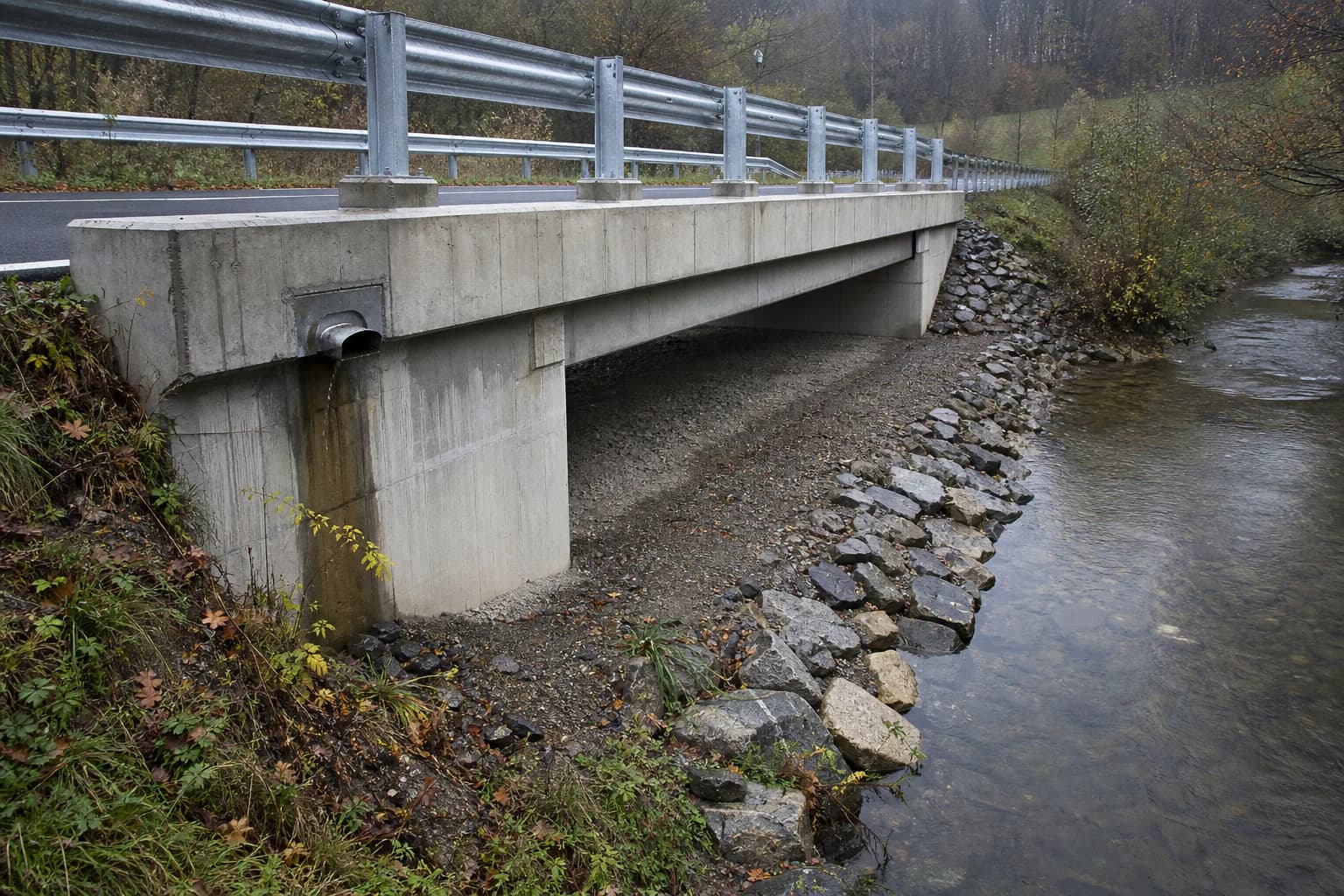 Ilustrativni detajl mostnega roba, vozišča in krajine